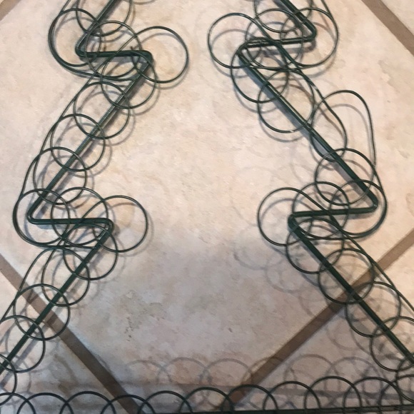 Green Wire Christmas Wreath or Picture Card Holder - Picture 5 of 10